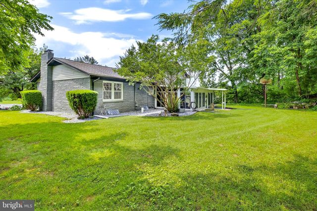1313 ROHRERSTOWN RD, Lancaster, PA 17601