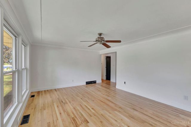 206 Lawrence Avenue, Miamisburg, OH 45342