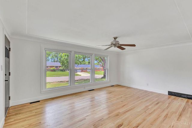 206 Lawrence Avenue, Miamisburg, OH 45342