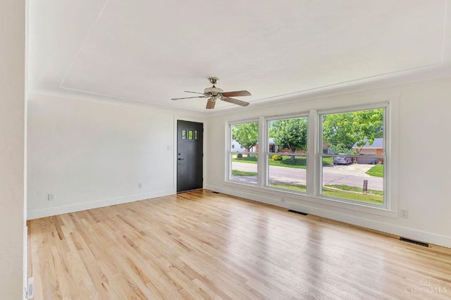 206 Lawrence Avenue, Miamisburg, OH 45342