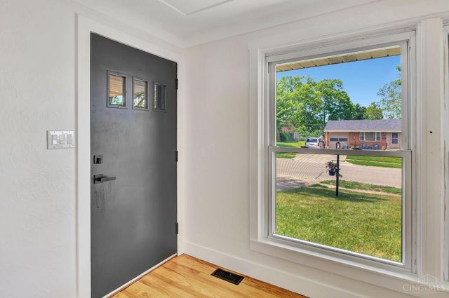 206 Lawrence Avenue, Miamisburg, OH 45342