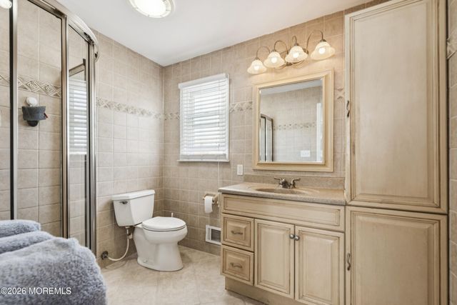 2 Livingston Drive, Howell, NJ 07731