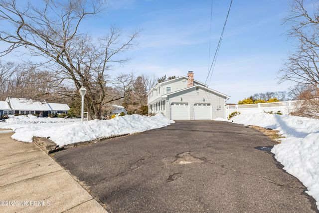 2 Livingston Drive, Howell, NJ 07731