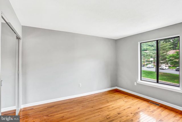 6066 HOLLOW HILL LN, Springfield, VA 22152