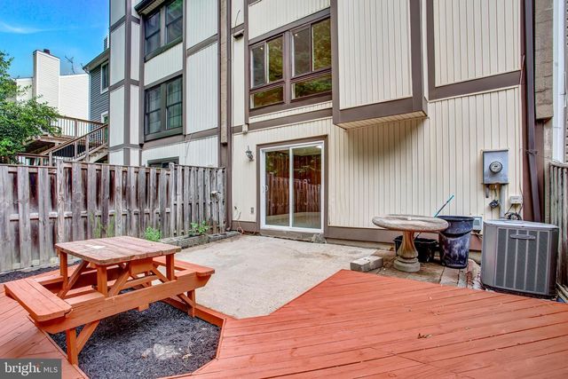 6066 HOLLOW HILL LN, Springfield, VA 22152