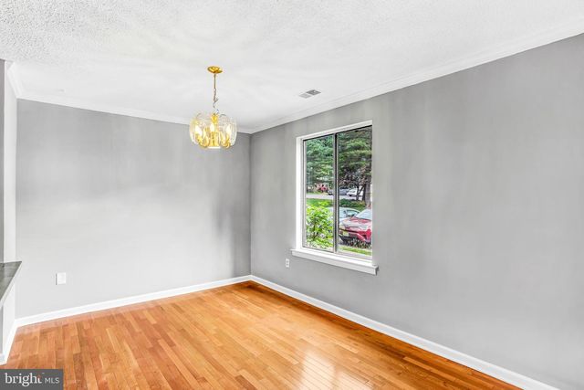 6066 HOLLOW HILL LN, Springfield, VA 22152
