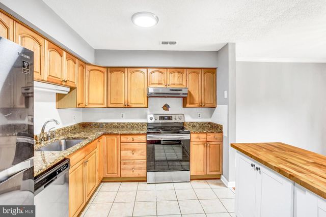 6066 HOLLOW HILL LN, Springfield, VA 22152