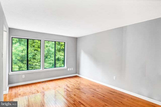 6066 HOLLOW HILL LN, Springfield, VA 22152