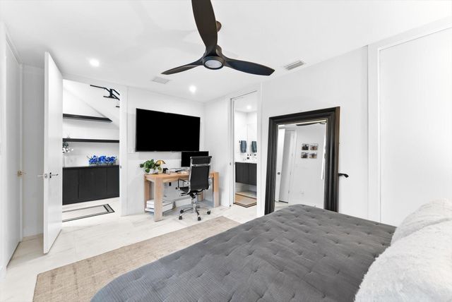 1048 N Victoria Park Road, Fort Lauderdale, FL 33304