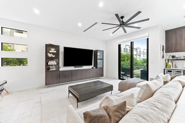 1048 N Victoria Park Road, Fort Lauderdale, FL 33304