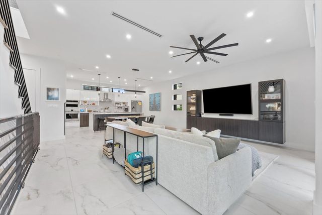 1048 N Victoria Park Road, Fort Lauderdale, FL 33304