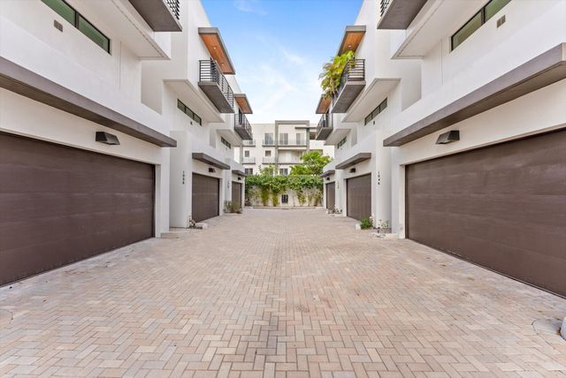 1048 N Victoria Park Road, Fort Lauderdale, FL 33304