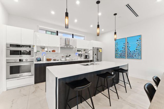 1048 N Victoria Park Road, Fort Lauderdale, FL 33304