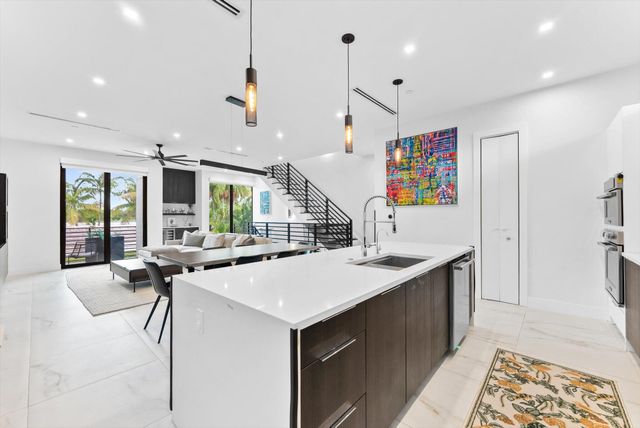 1048 N Victoria Park Road, Fort Lauderdale, FL 33304