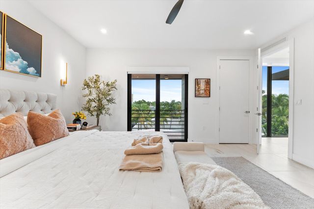 1048 N Victoria Park Road, Fort Lauderdale, FL 33304