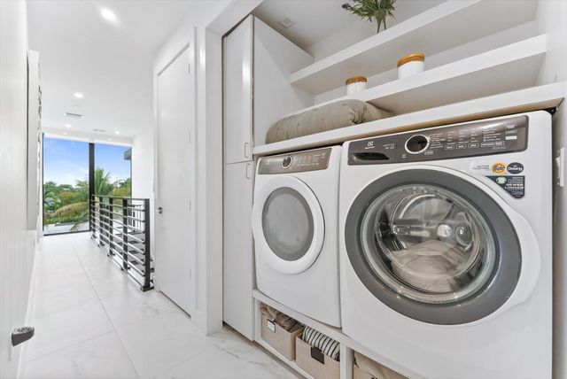 1048 N Victoria Park Road, Fort Lauderdale, FL 33304