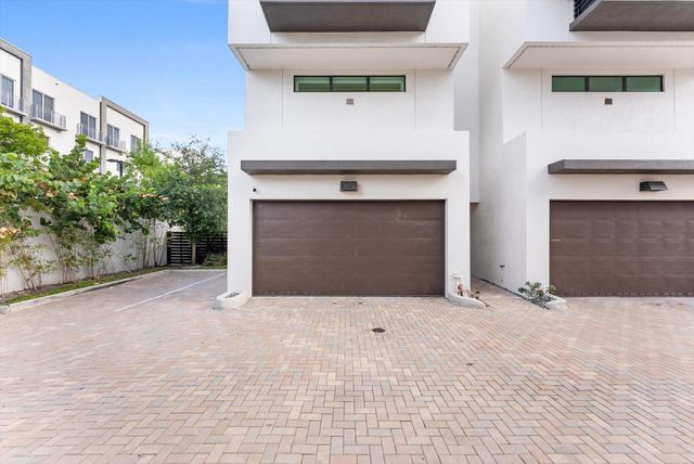 1048 N Victoria Park Road, Fort Lauderdale, FL 33304