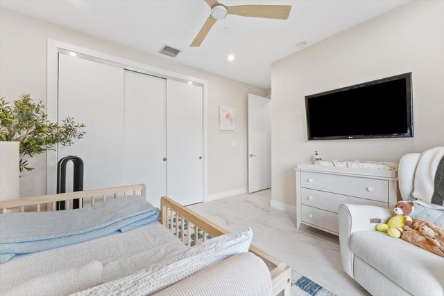 1048 N Victoria Park Road, Fort Lauderdale, FL 33304