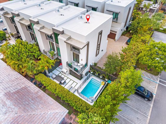 1048 N Victoria Park Road, Fort Lauderdale, FL 33304