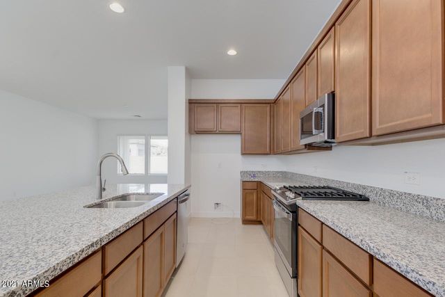 458 W Golden Aspen Drive, San Tan Valley, AZ 85140