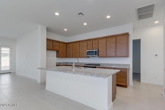 458 W Golden Aspen Drive, San Tan Valley, AZ 85140