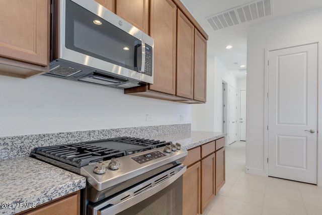 458 W Golden Aspen Drive, San Tan Valley, AZ 85140