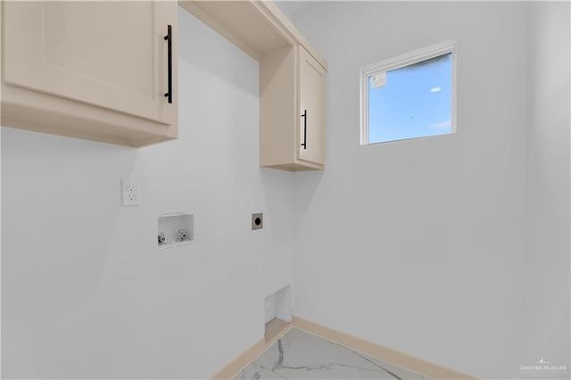 5900 N Playa Del Sol Street, Edinburg, TX 78542