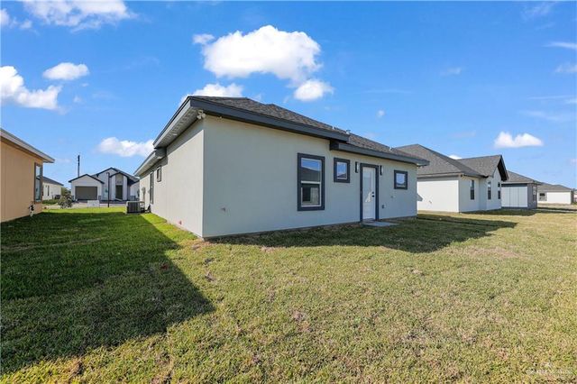 5900 N Playa Del Sol Street, Edinburg, TX 78542