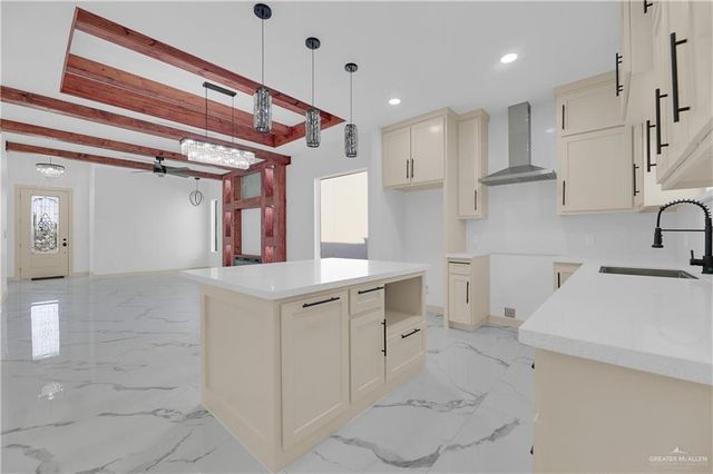 5900 N Playa Del Sol Street, Edinburg, TX 78542