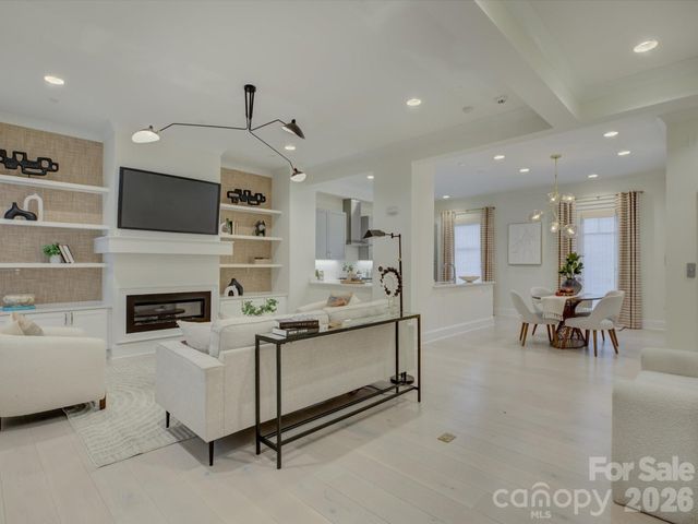 335 E Tremont Avenue, Charlotte, NC 28203