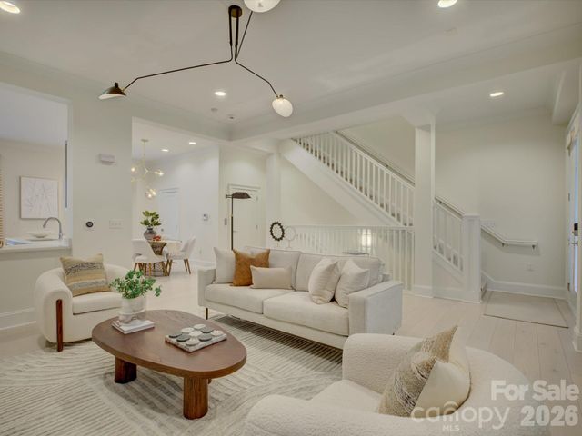 335 E Tremont Avenue, Charlotte, NC 28203