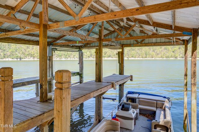 760 Lake Point Drive, Piney Flats, TN 37686