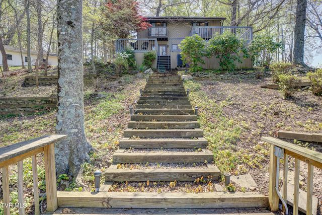 760 Lake Point Drive, Piney Flats, TN 37686