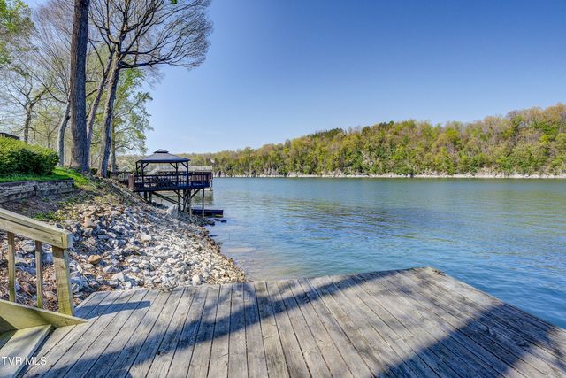 760 Lake Point Drive, Piney Flats, TN 37686