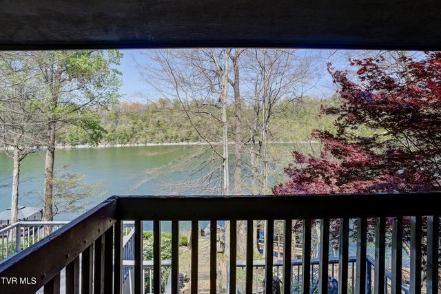 760 Lake Point Drive, Piney Flats, TN 37686