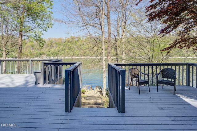 760 Lake Point Drive, Piney Flats, TN 37686