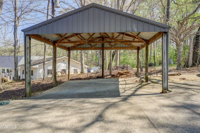 760 Lake Point Drive, Piney Flats, TN 37686