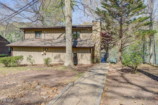 760 Lake Point Drive, Piney Flats, TN 37686