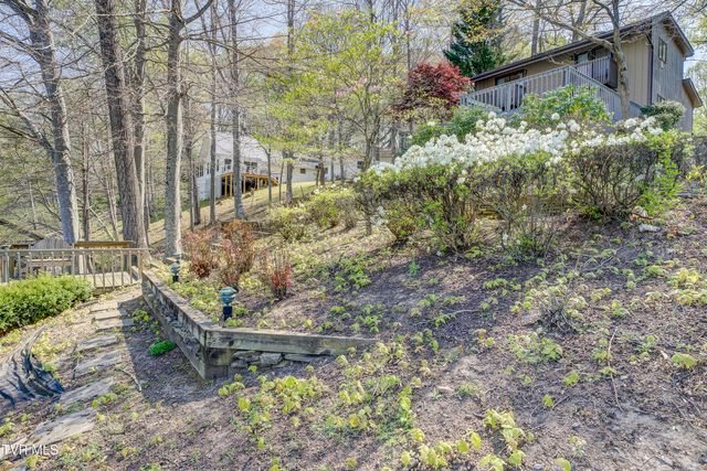 760 Lake Point Drive, Piney Flats, TN 37686