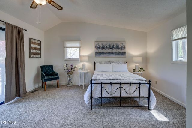 760 Lake Point Drive, Piney Flats, TN 37686