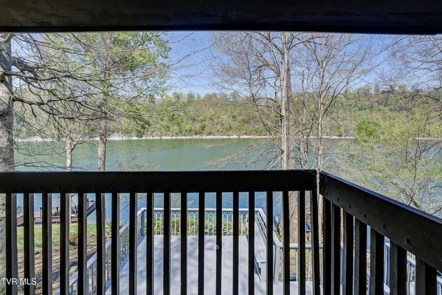 760 Lake Point Drive, Piney Flats, TN 37686