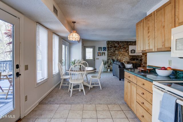 760 Lake Point Drive, Piney Flats, TN 37686