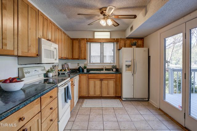 760 Lake Point Drive, Piney Flats, TN 37686