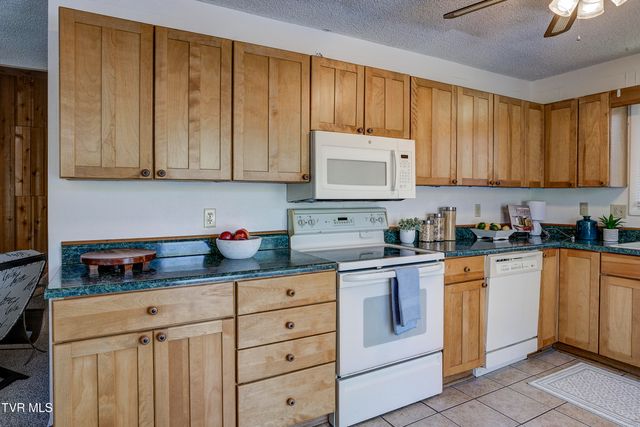 760 Lake Point Drive, Piney Flats, TN 37686