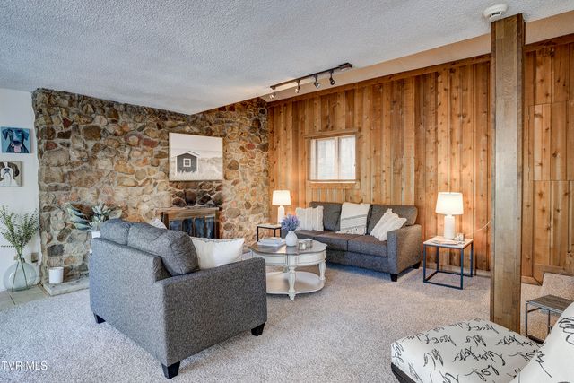 760 Lake Point Drive, Piney Flats, TN 37686