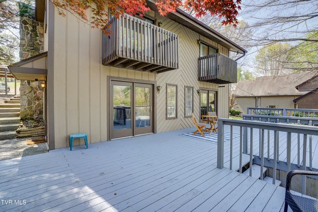 760 Lake Point Drive, Piney Flats, TN 37686
