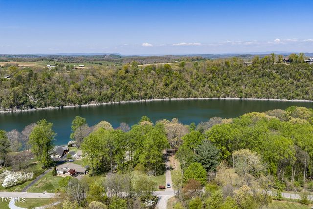 760 Lake Point Drive, Piney Flats, TN 37686