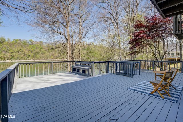 760 Lake Point Drive, Piney Flats, TN 37686