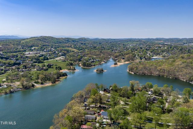 760 Lake Point Drive, Piney Flats, TN 37686