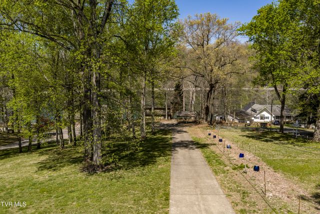 760 Lake Point Drive, Piney Flats, TN 37686